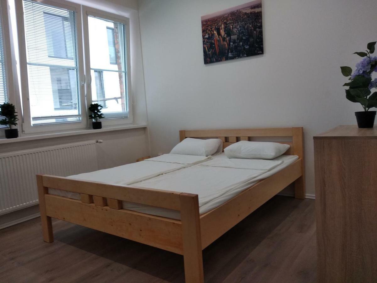 Kate & Jenny Apartments - Cosy Place In The City Center Братислава Экстерьер фото