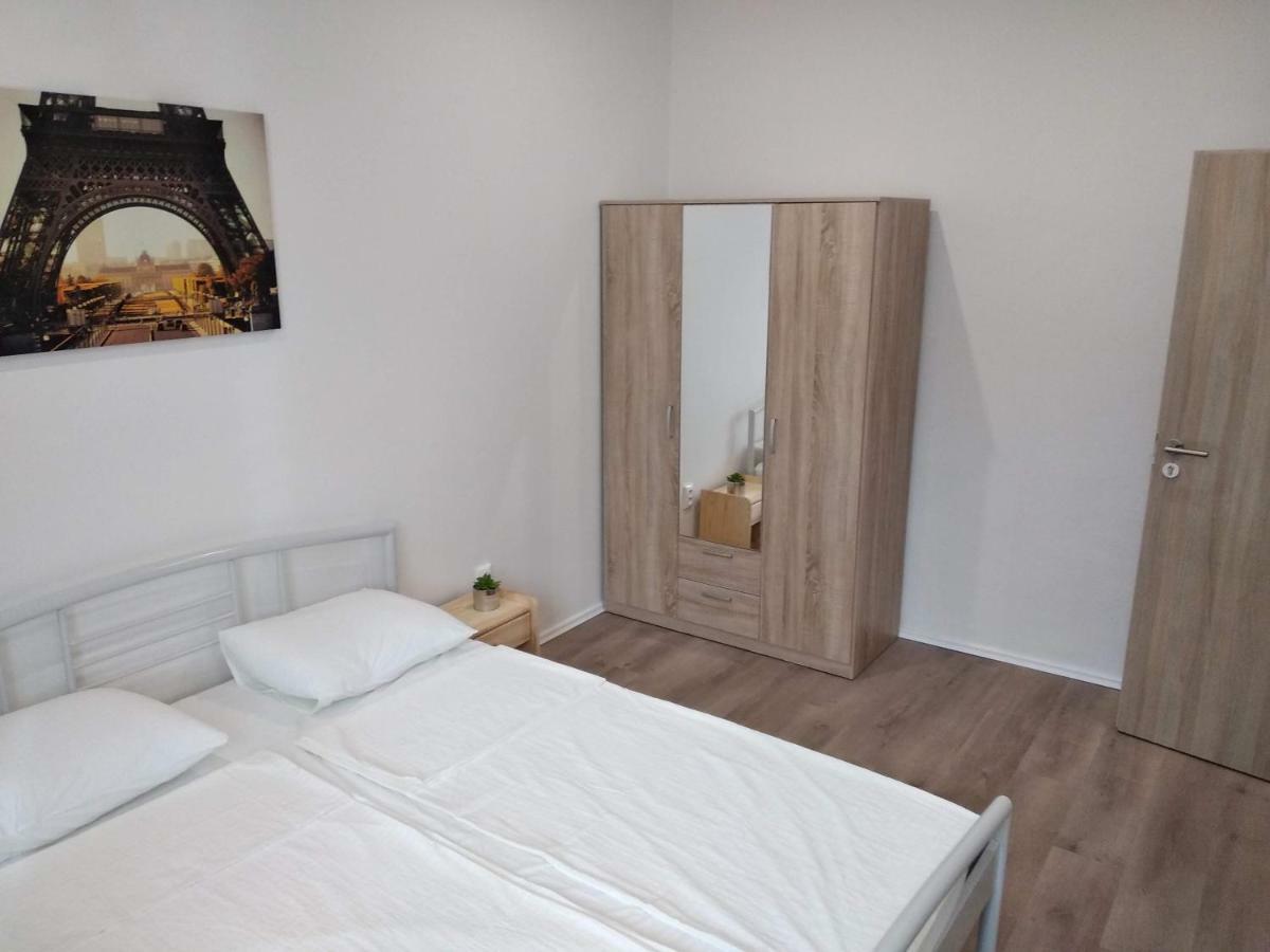 Kate & Jenny Apartments - Cosy Place In The City Center Братислава Экстерьер фото
