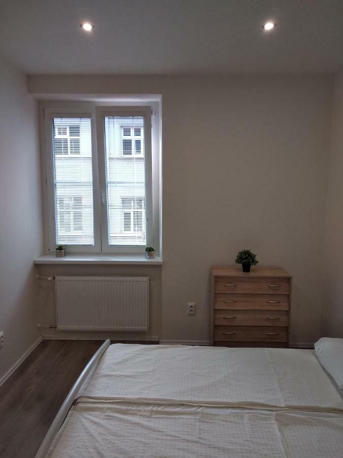 Kate & Jenny Apartments - Cosy Place In The City Center Братислава Экстерьер фото