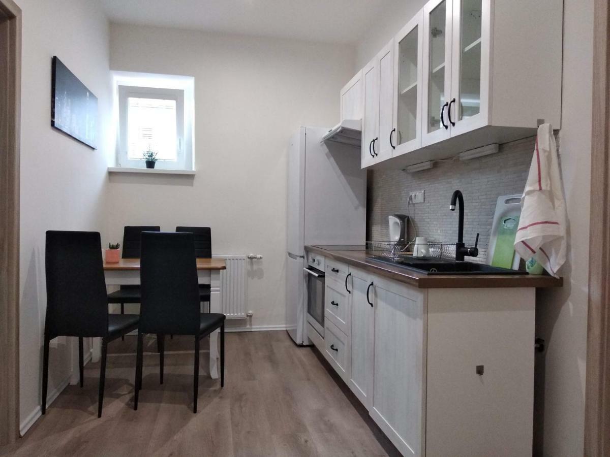 Kate & Jenny Apartments - Cosy Place In The City Center Братислава Экстерьер фото